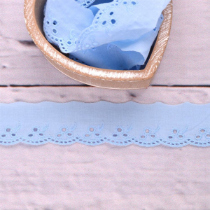 Broderie anglaise fleur bleu clair 42mm
